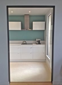 Porte_coulissante_verre _entre_salon_cuisine_R