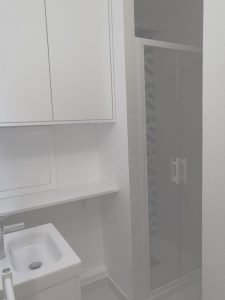 Aménagement d'une petite salle de douche dans un placard - Charenton Le Pont 8 dav